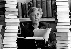 AGATHA CHRISTIE, A RAINHA DO CRIME